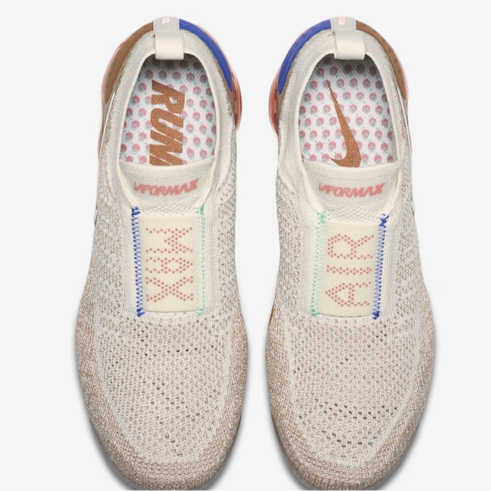 AIR VAPORMAX MOC 2
LACELESS FUTURISM